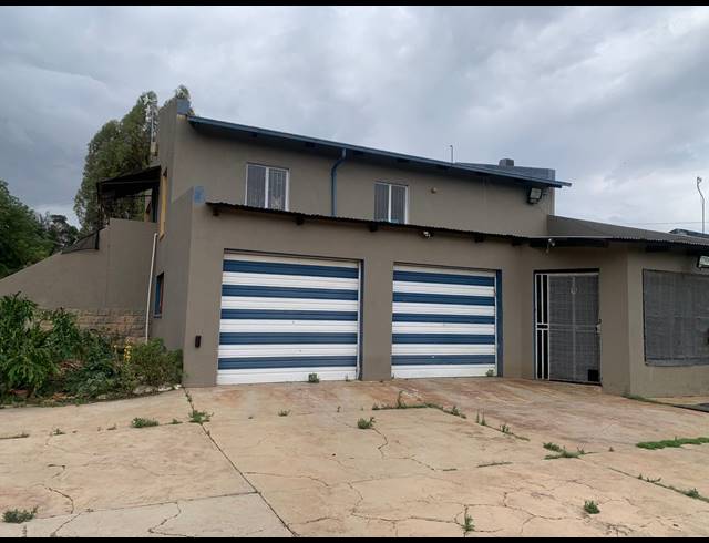 8,565M² SMALLHOLDING FOR SALE IN WESTONARIA